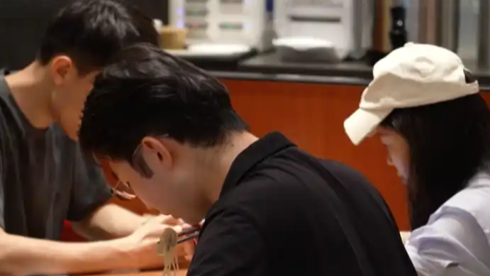 “一个人”吃出又一万亿元大市场