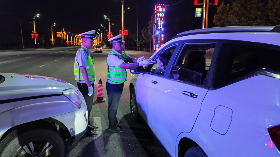 男子喝3斤白酒用智驾行驶20公里