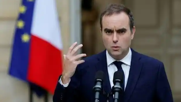 法国已辞职总理再被任命为总理