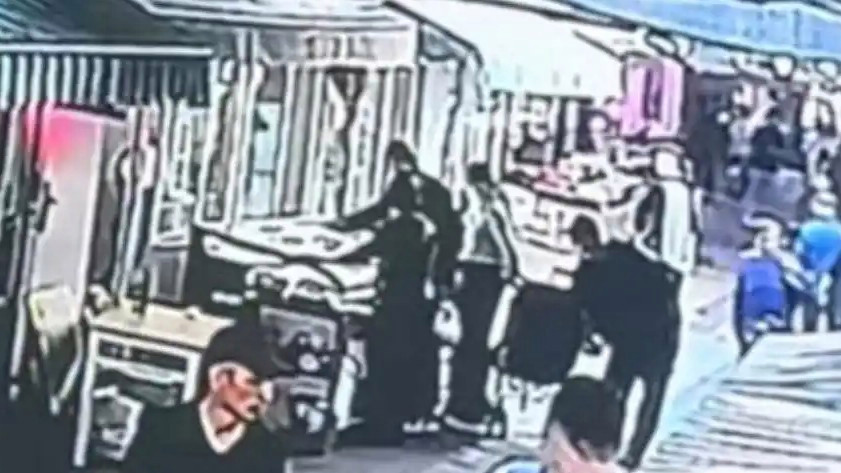 婴儿12克金手镯被偷已找回 嫌犯被抓