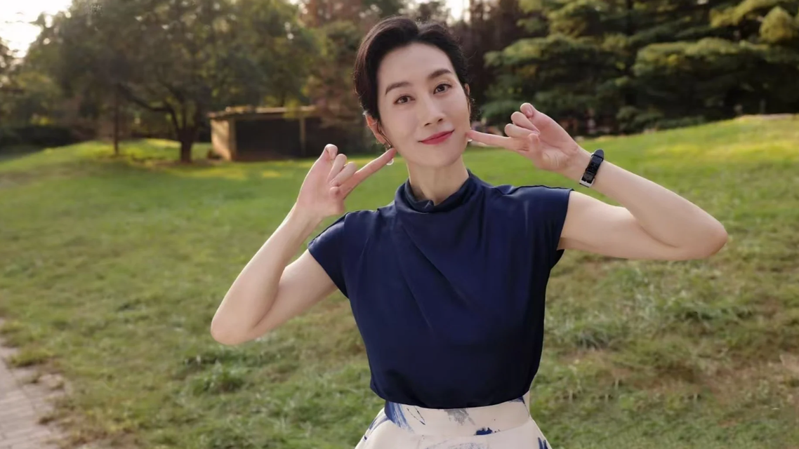 温峥嵘同时间出现在3个直播间