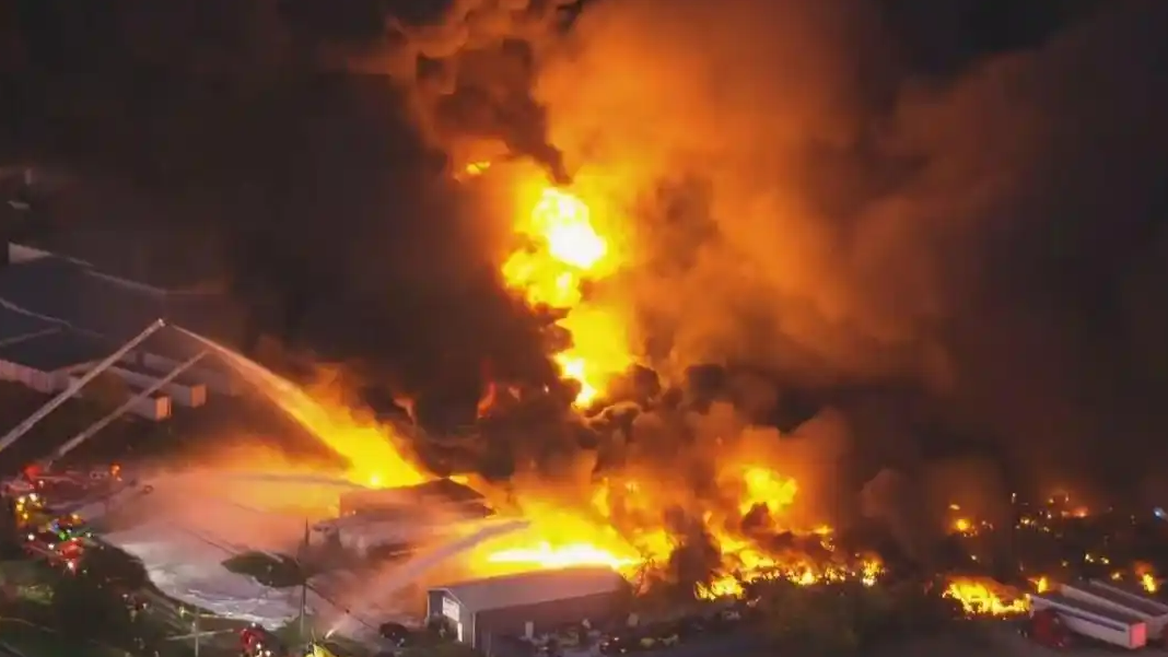 美国飞机坠毁事故已致7人死亡