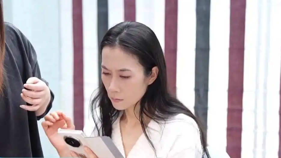 央视曝光AI假冒艺人直播