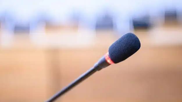 上海通报学校午餐发臭事件