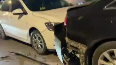 警方通报崇礼致13伤交通事故