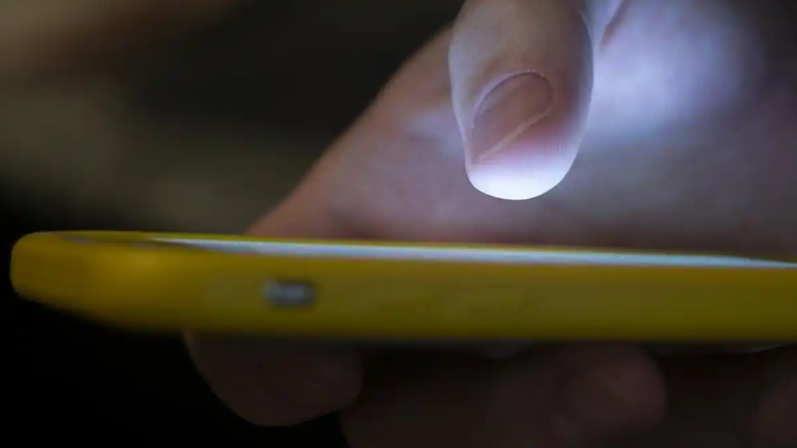 新加坡将禁止中学生校内用智能手机