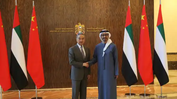王毅同阿联酋副总理兼外长会谈