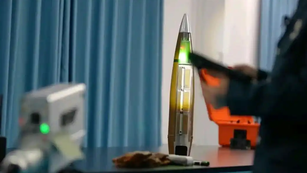 解放军实现3公里外激光远程排弹