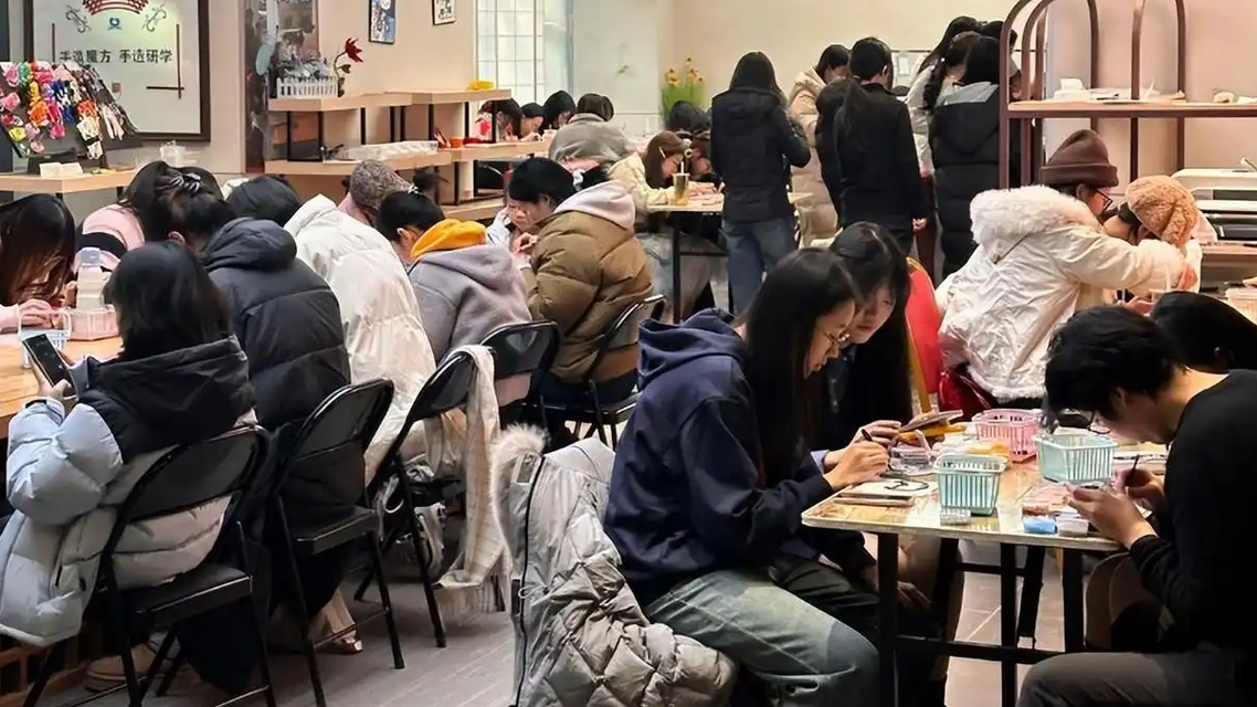 “拼豆”爆火 有门店年入40万