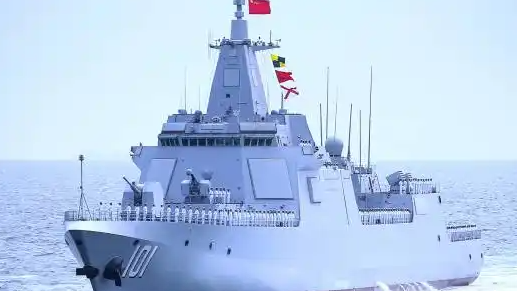 6年前的今天海军南昌舰入列