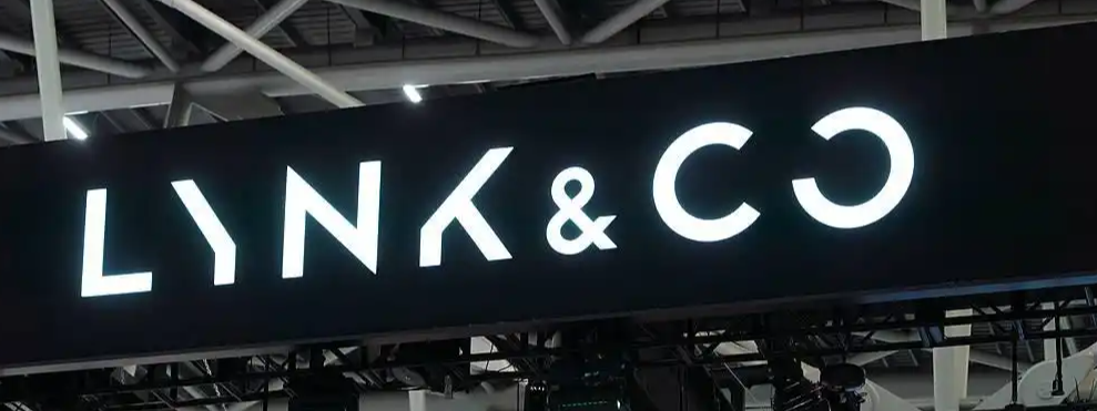 领克回应语音指令误关车头大灯原因