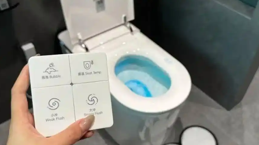 女子离家17天智能马桶狂冲200吨水