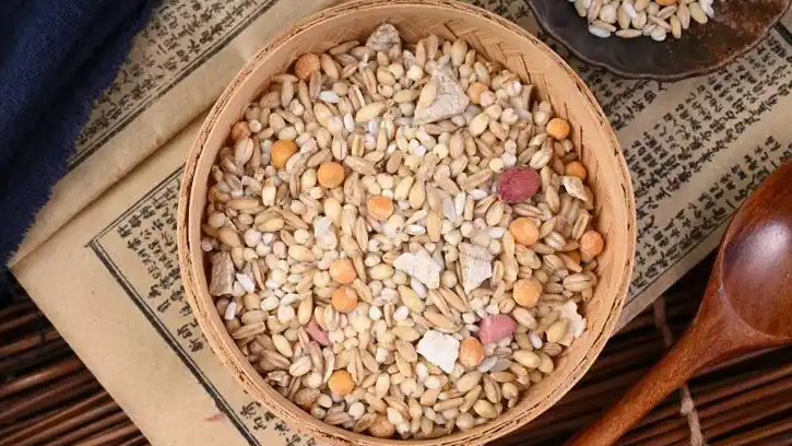 “老年人吃粗粮越多越好”不科学