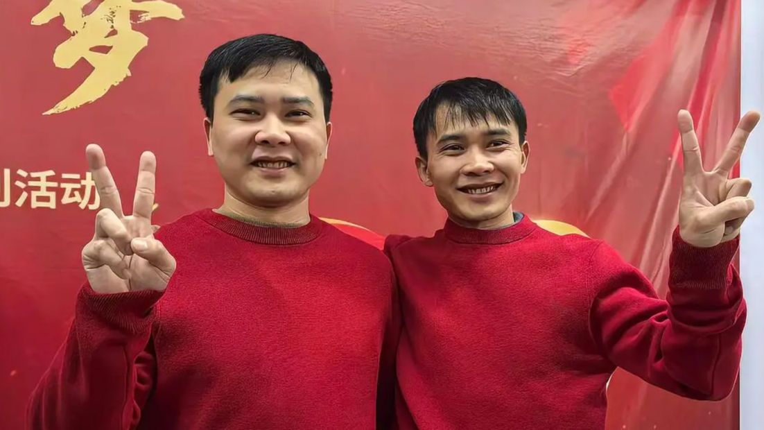 双胞胎哥哥失踪35年后与家人团聚