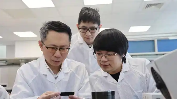 政协委员：推动AI产业迈向商业闭环