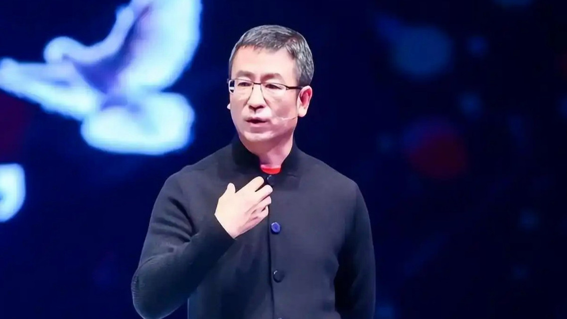 白岩松：中国未来养老要有“四靠”