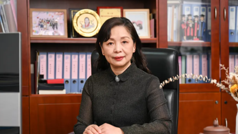 “霸总”围猎中老年女性 代表急了