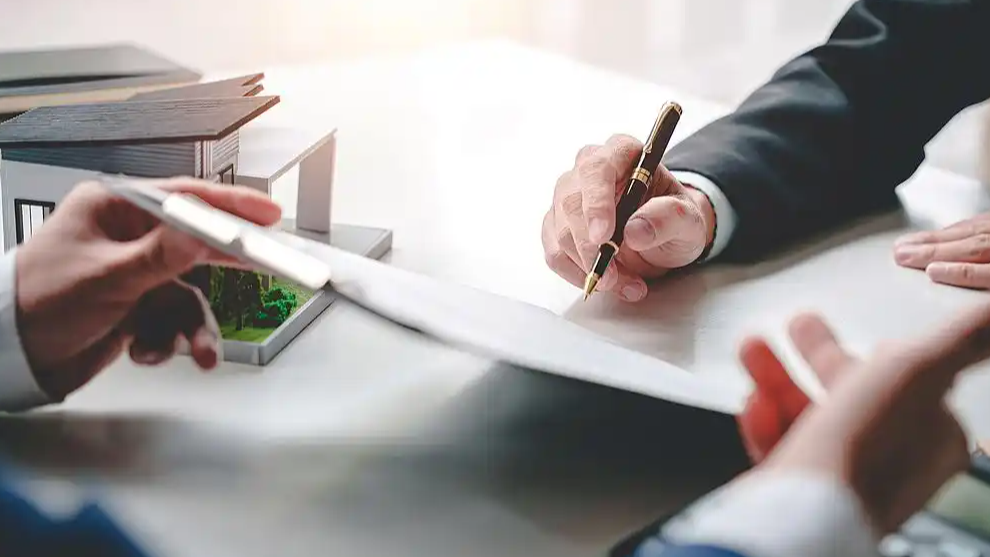 声称免费领保障 实为连环扣费