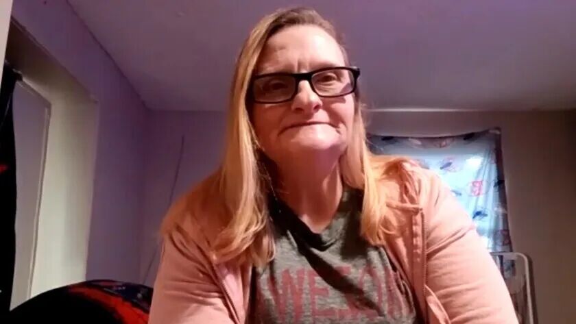 因AI“认错脸”，50岁的她坐了6个月牢：被当诈骗犯抓走，回来后房子、车子和狗全没了！