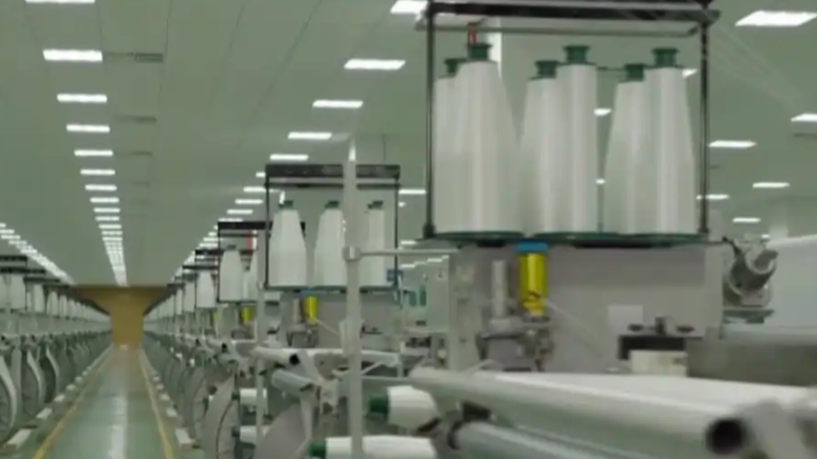 全球最大电子级玻璃纤维生产线点火