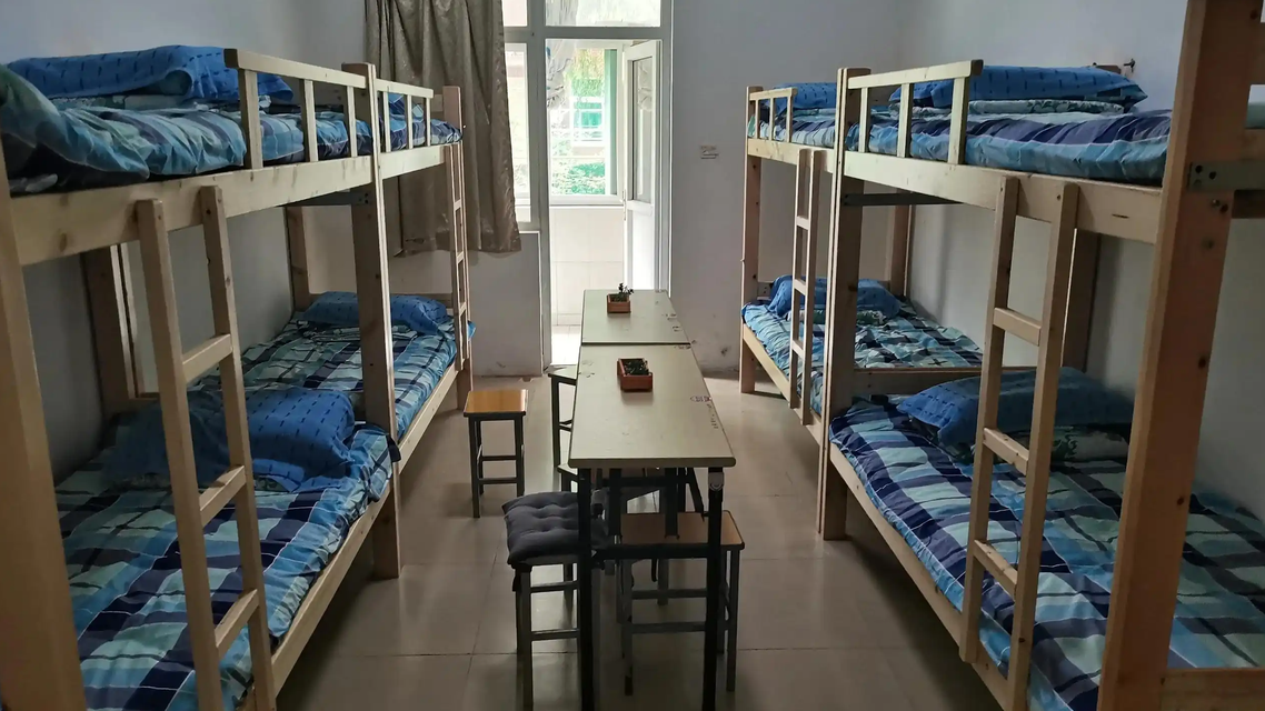 又一地明确：逐步消除8人间宿舍