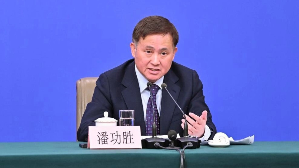 央行行长发声 关乎股市债市人民币