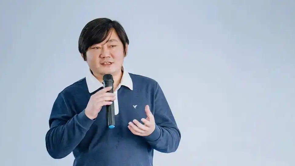 公安部力挺张雪“新手禁令”