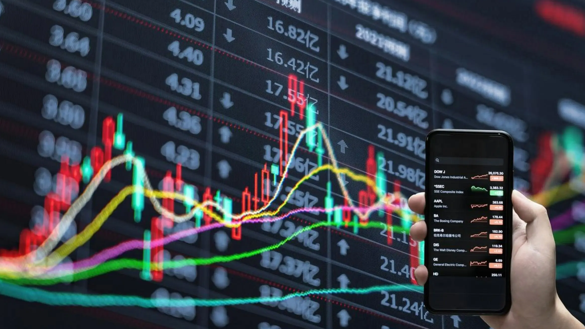 港股收盘：宁德时代大涨超9%