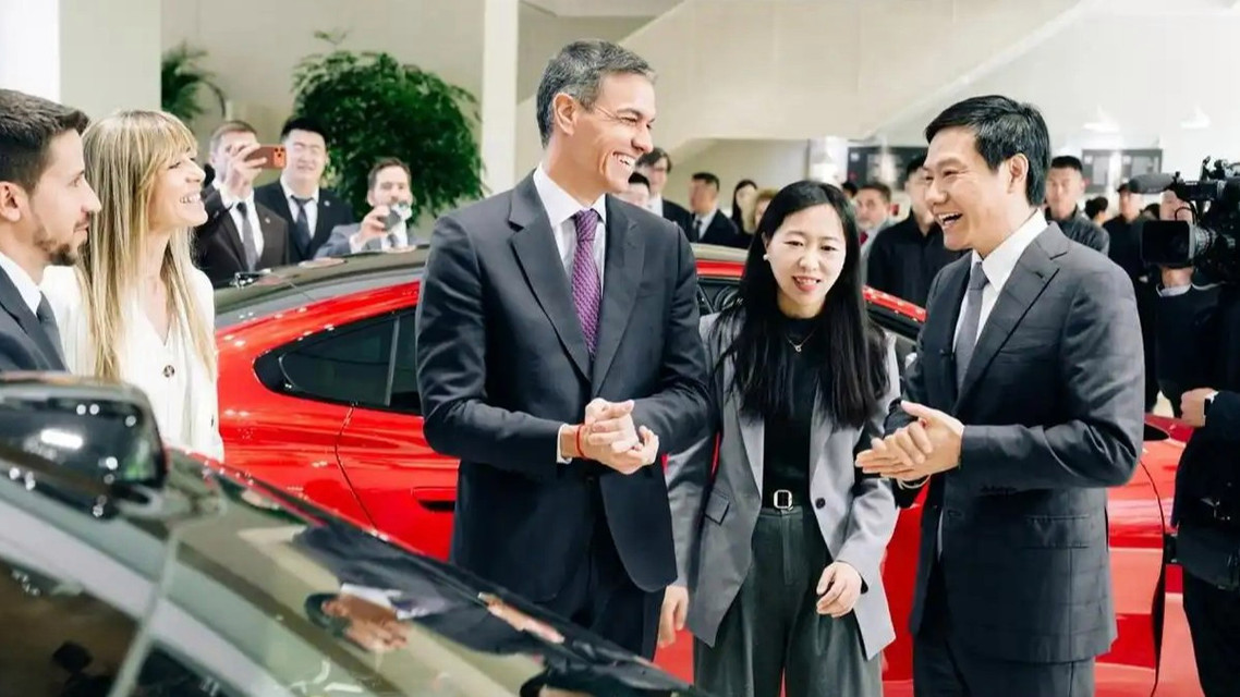 西班牙首相参观小米科技园 雷军陪同