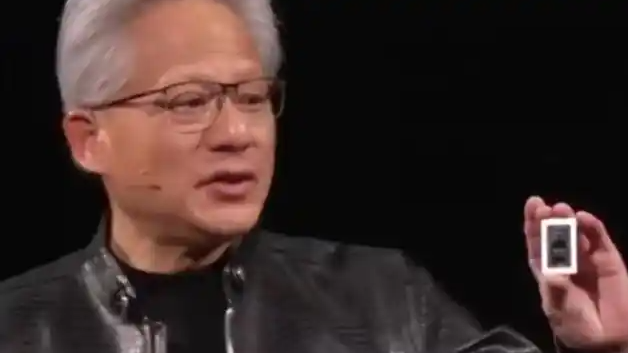 黄仁勋称无所不能的电脑来了