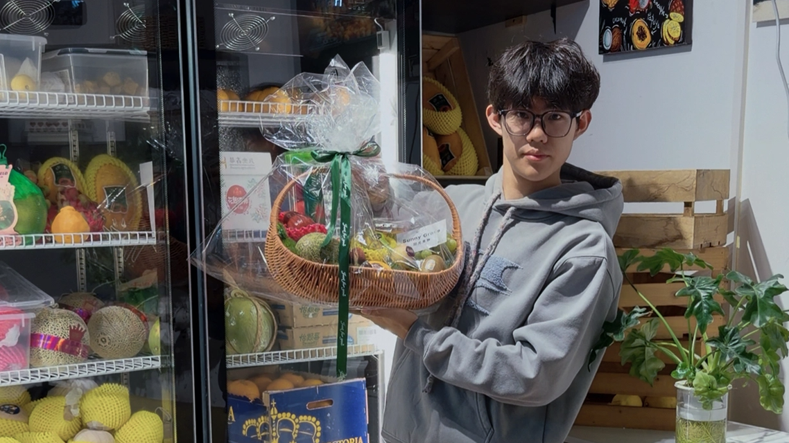 大二学生在三里屯开果礼店日入过万