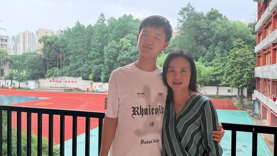 挖眼案受害者高考位列全国同专业第一